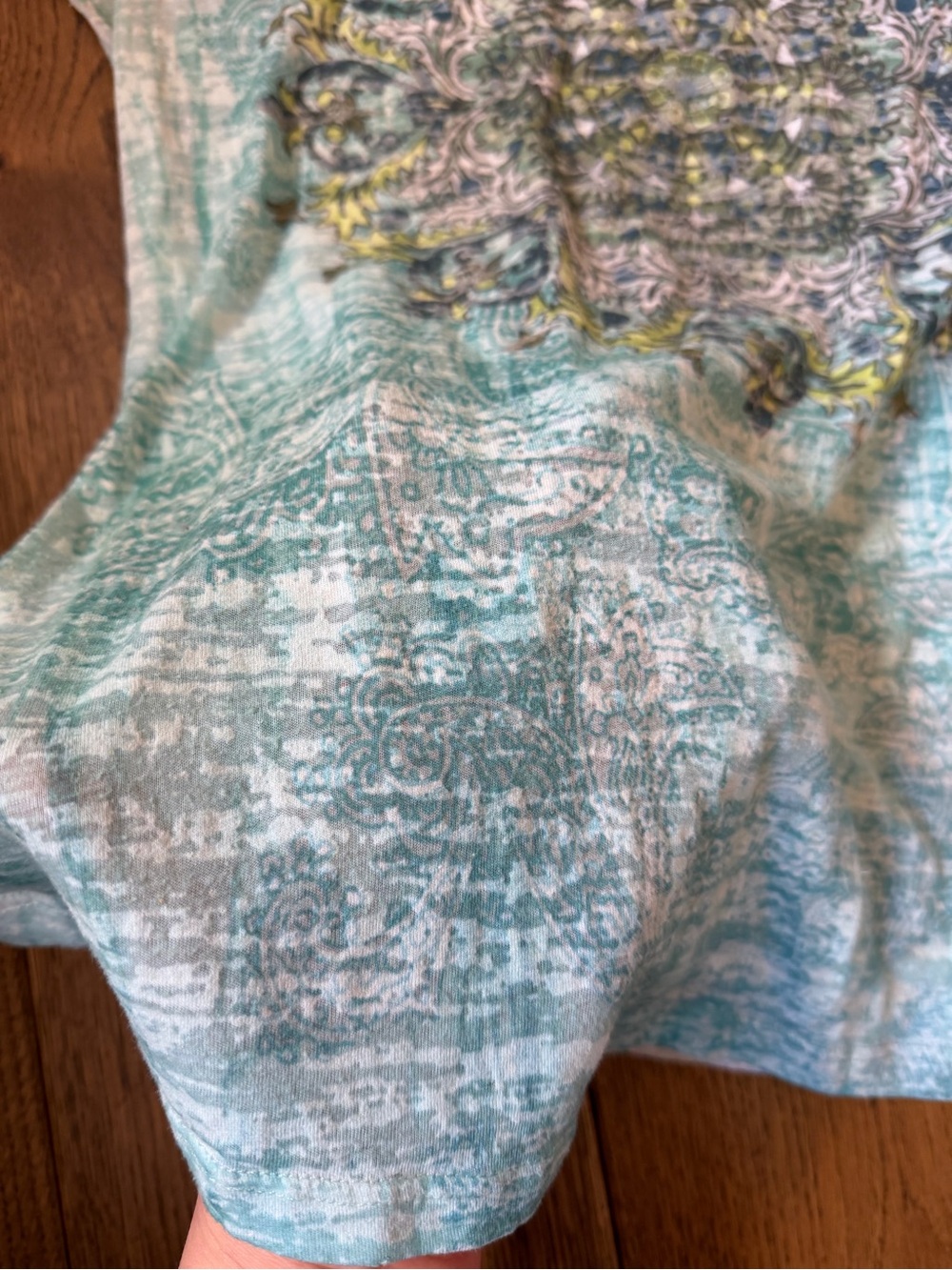 Whimsical Boho Short Sleeve Graphic Tee with Ornate Medallion Vintage Prana M - Picture 4 of 5